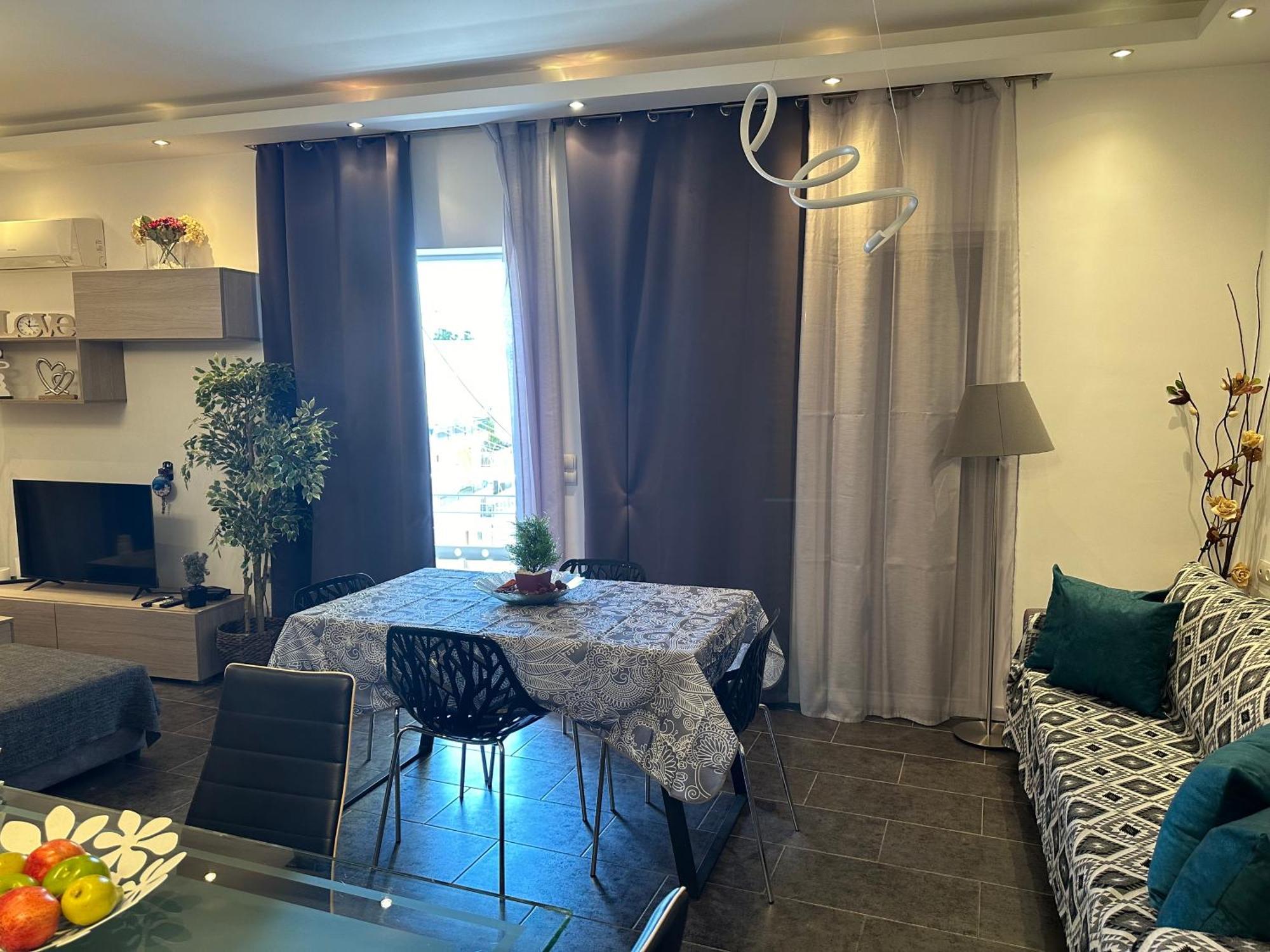 דירות אתונה Renovated Flat With Acropolis View מראה חיצוני תמונה